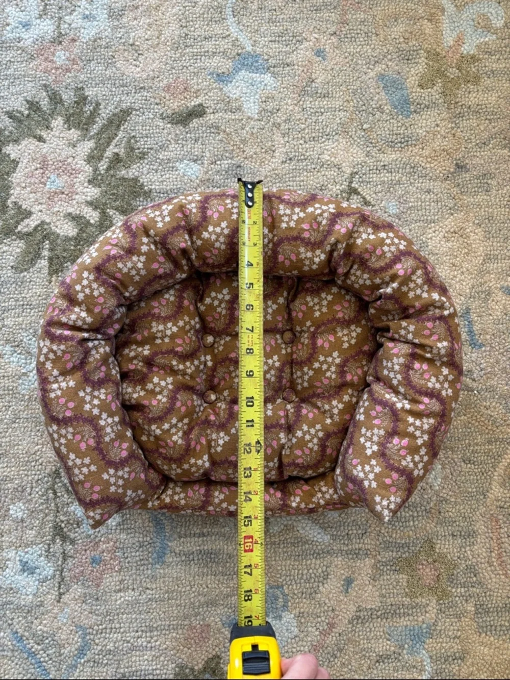 Tufted Small Breed Dog Bed